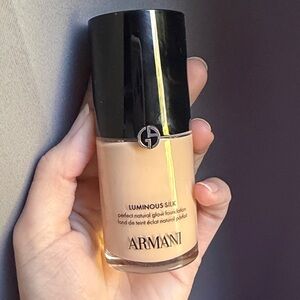 Giorgio Armani Luminous Silk Foundation